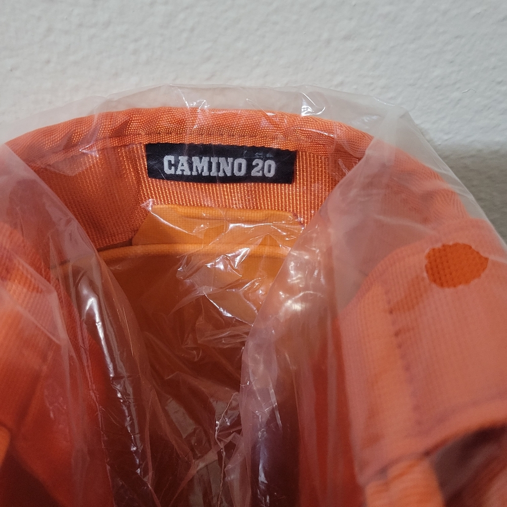 NWT RARE Yeti Camino 20 Carryall Tote Bag Limited Edition Horizon Teal & Orange - Picture 11 of 14